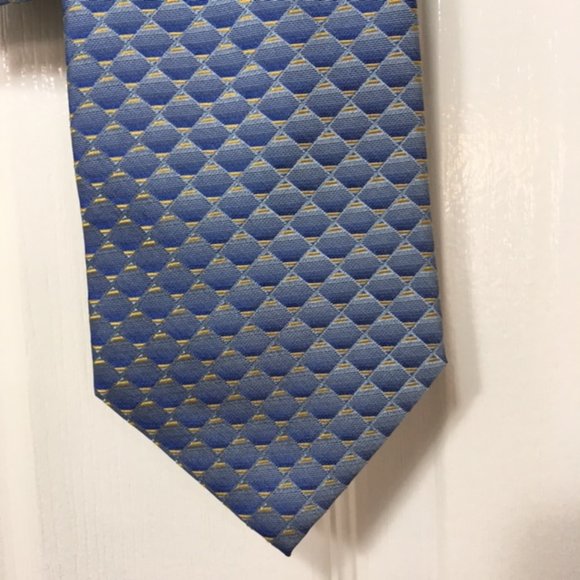 Claiborne, 100% silk, Blue/Yellow, Men’s Tie - Picture 4 of 11